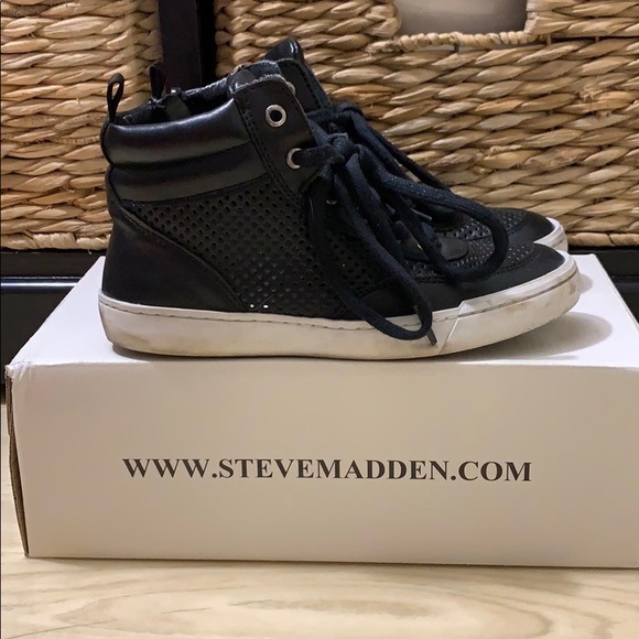 STEVE MADDEN MIKEYY SNEAKERS - Picture 1 of 5